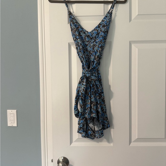 Topshop Blue Floral Print Tie Back V-Neck Romper - Picture 6 of 7